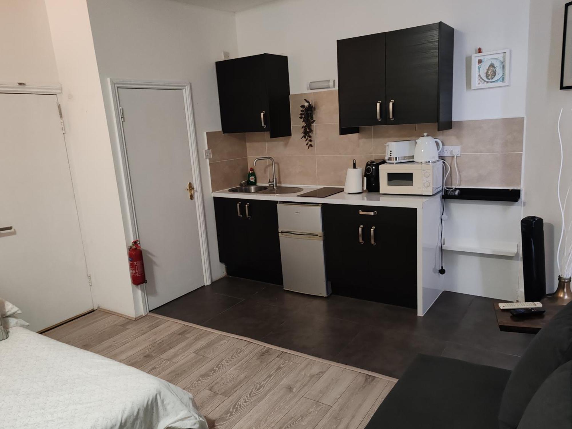 Kilburn High Road Studio Apartments London Exterior photo